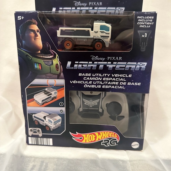 Buzz Lightyear remote control car and story book - Picture 5 of 5